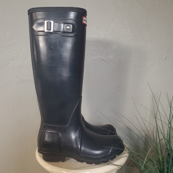 Hunter boots w/ socks - Picture 3 of 7